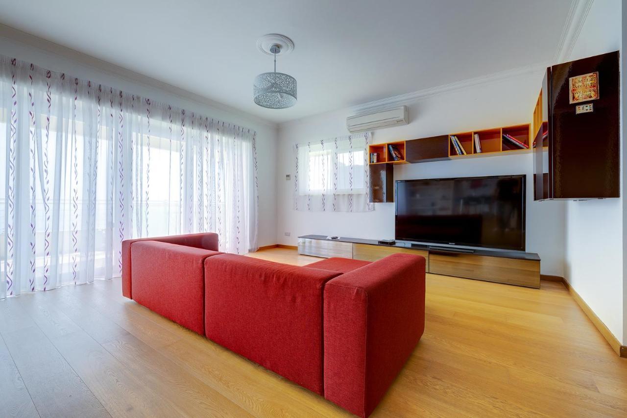 Seafront Apartment In Sliema With Pool, Upmarket Complex エクステリア 写真