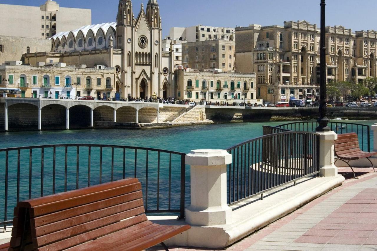 Seafront Apartment In Sliema With Pool, Upmarket Complex エクステリア 写真