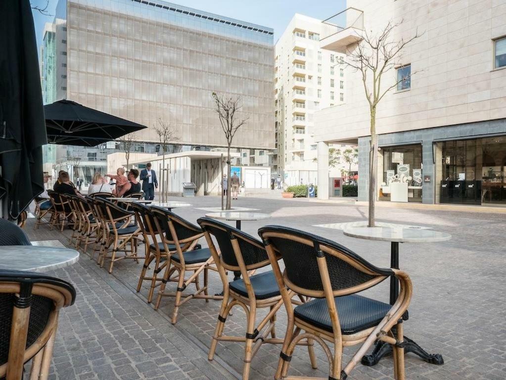 Seafront Apartment In Sliema With Pool, Upmarket Complex エクステリア 写真
