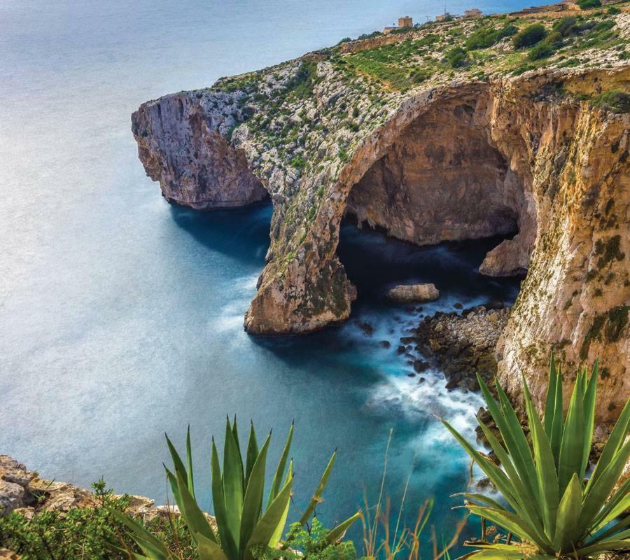 Seafront Apartment In Sliema With Pool, Upmarket Complex エクステリア 写真