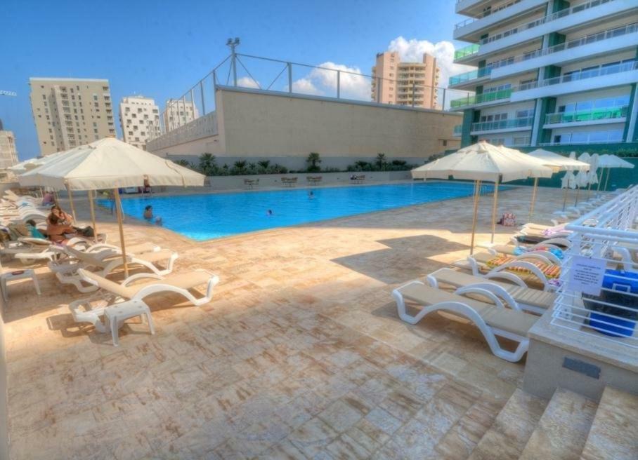 Seafront Apartment In Sliema With Pool, Upmarket Complex エクステリア 写真