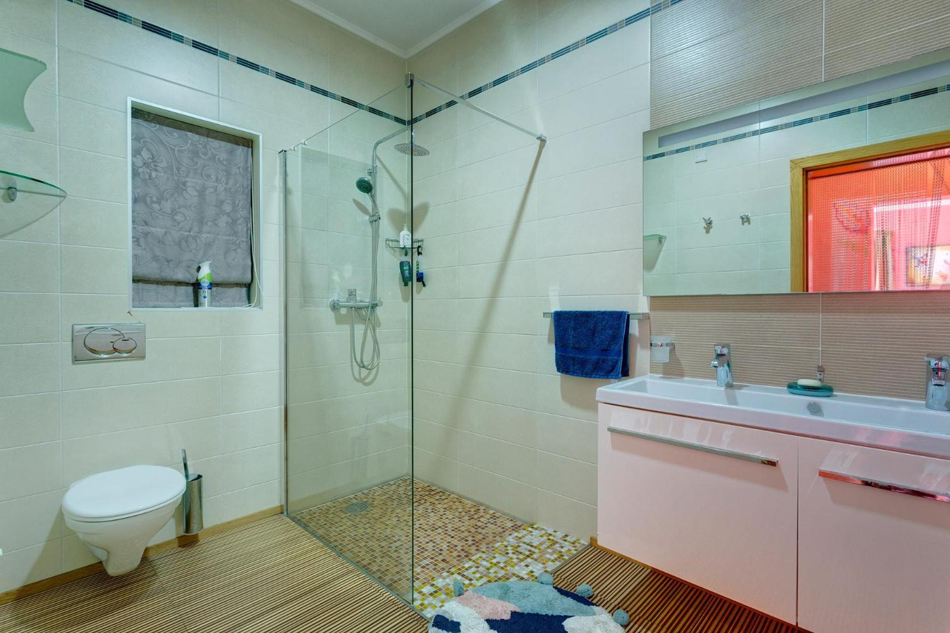 Seafront Apartment In Sliema With Pool, Upmarket Complex エクステリア 写真