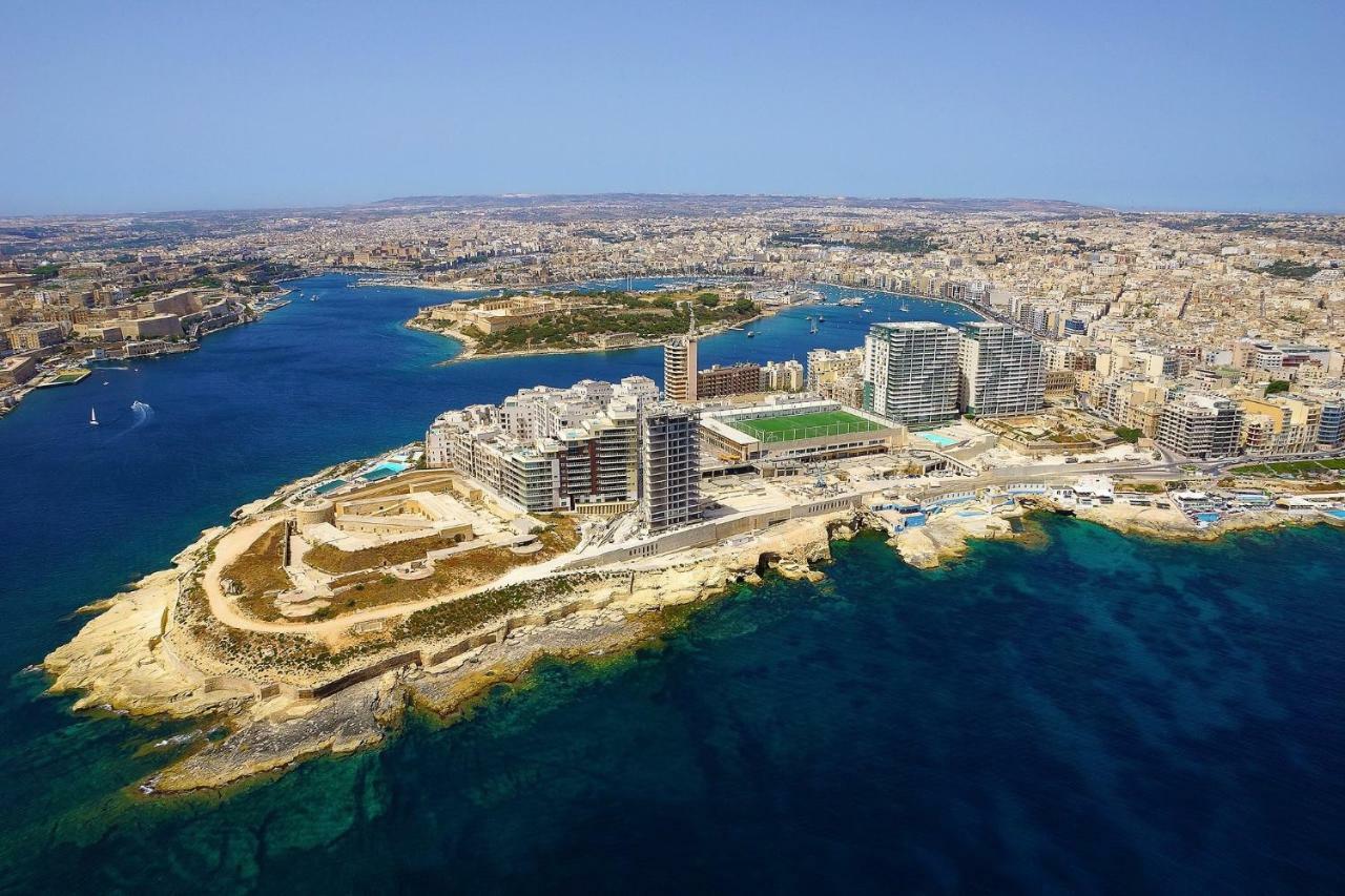 Seafront Apartment In Sliema With Pool, Upmarket Complex エクステリア 写真