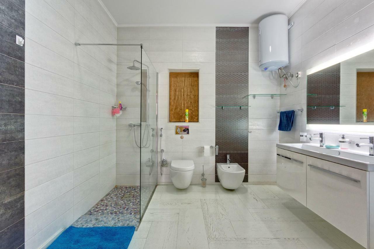 Seafront Apartment In Sliema With Pool, Upmarket Complex エクステリア 写真